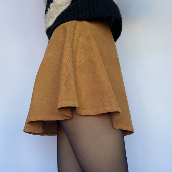 American Apparel corduroy skater skirt - Picture 2 of 4